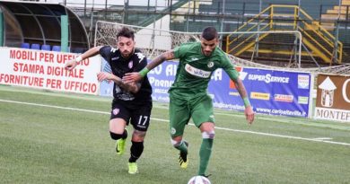 Si fermano a tre le vittorie consecutive dell’Avellino: tabellino e parole dei protagonisti Si fermano a tre le vittorie consecutive dell’Avellino: tabellino e parole dei protagonisti