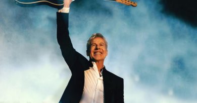 Claudio Baglioni in concerto il 19 e 20 marzo a Caserta, al PalaDecò Claudio Baglioni in concerto il 19 e 20 marzo a Caserta, al PalaDecò