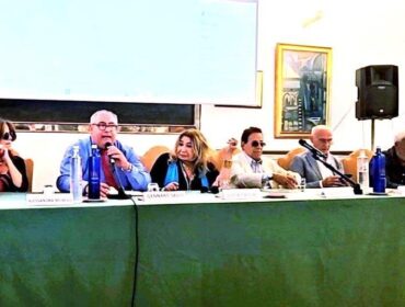 Una partecipazione sentita di tanti artisti e giornalisti alla presentazione di “Chianu chianu”