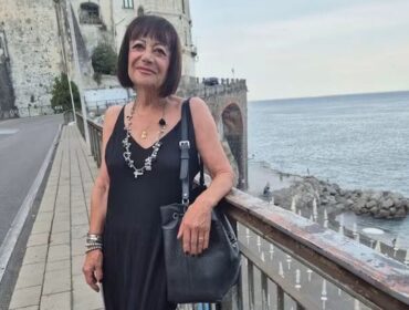 A Minori il 7 settembre salotto letterario con le “Vibrazioni di luce” e “Le onde del silenzio” di Lucia Ferrigno. Omaggio in musica a Giovanni Parascandolo