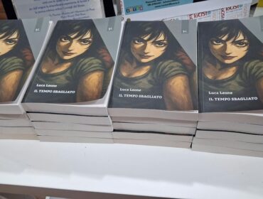 “Il tempo sbagliato”, a Napoli la scrittura incontra il calcio e le passioni di Luca Leone