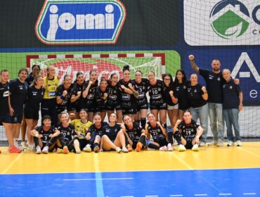 Handball – Jomi Salerno, esordio vincente alla Palestra Palumbo: Ariosto Ferrara battuta 35-14