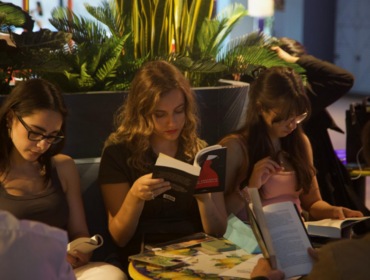 A Napoli arrivano i Reading Party: leggere insieme per riscoprire il tempo, le storie e le connessioni