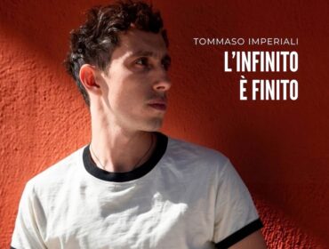Tommaso Imperiali torna con “L’infinito è finito”: un nuovo singolo tra disillusione e rock americano